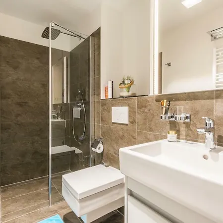 מלון דירות Apartmenthaus Am Park 4*